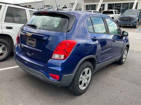 Used 2017 Chevrolet Trax LS FWD image 6