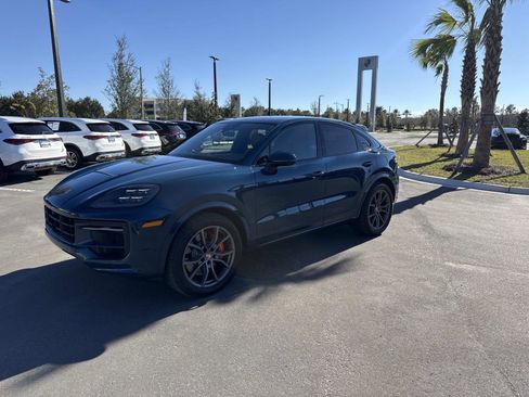 Used 2024 Porsche Cayenne S image 7