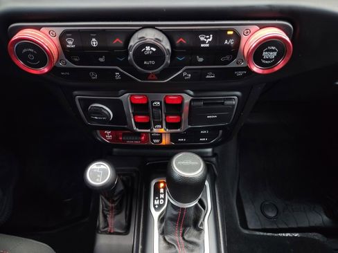 Used 2020 Jeep Gladiator Rubicon image 4