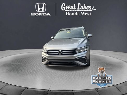 Used 2024 Volkswagen Tiguan SE w/ Panoramic Sunroof Package AWD/4WD image 2