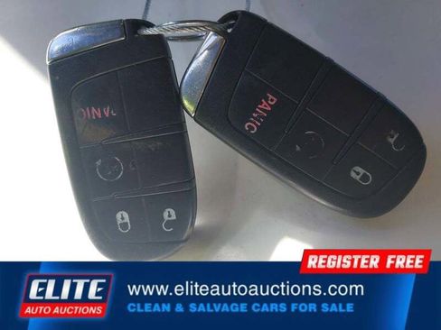 Used 2016 Jeep Renegade Latitude image 22