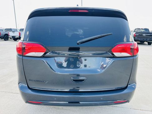 Used 2019 Chrysler Pacifica Touring-L Plus w/ S Appearance Package FWD image 39