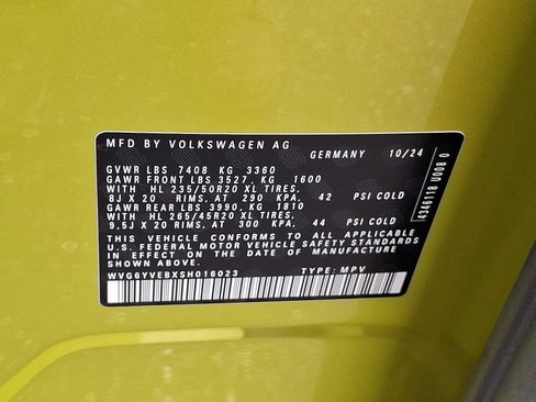 Used 2025 Volkswagen ID. Buzz 1st Edition image 26