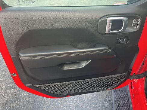 Used 2020 Jeep Gladiator Overland w/ Uconnect 4C Nav & Sound Group AWD/4WD image 13