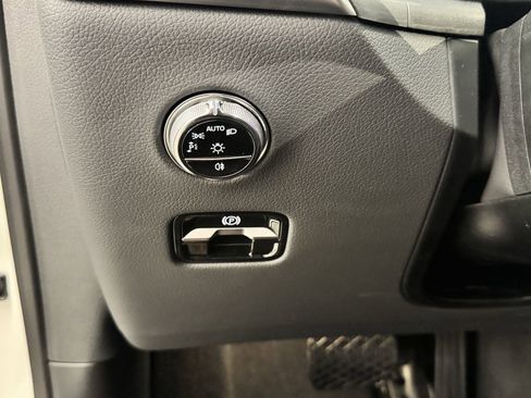 Certified 2025 Mercedes-Benz GLC 300 image 13