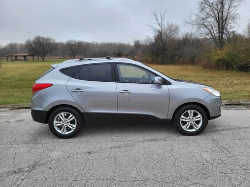 Used 2011 Hyundai Tucson GLS image 6