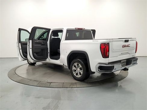 Used 2025 GMC Sierra 1500 SLT image 13