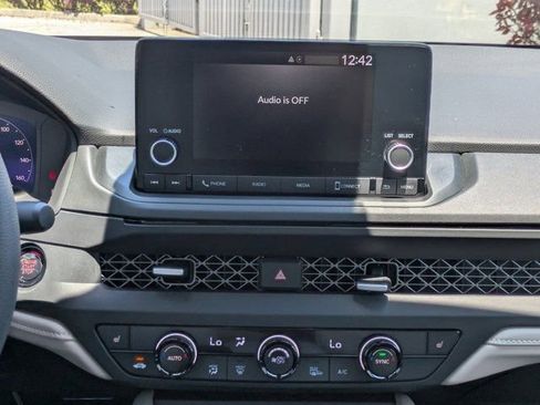 Certified 2023 Honda Accord EX image 17