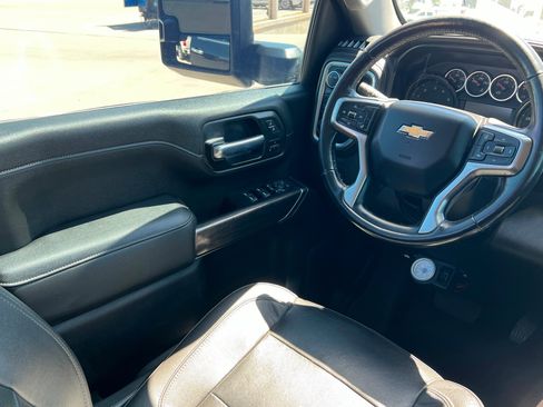 Used 2021 Chevrolet Silverado 3500 LTZ w/ LTZ Plus Package AWD/4WD image 12