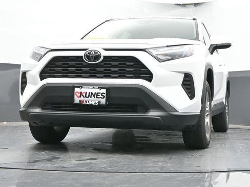 Used 2025 Toyota RAV4 XLE image 42