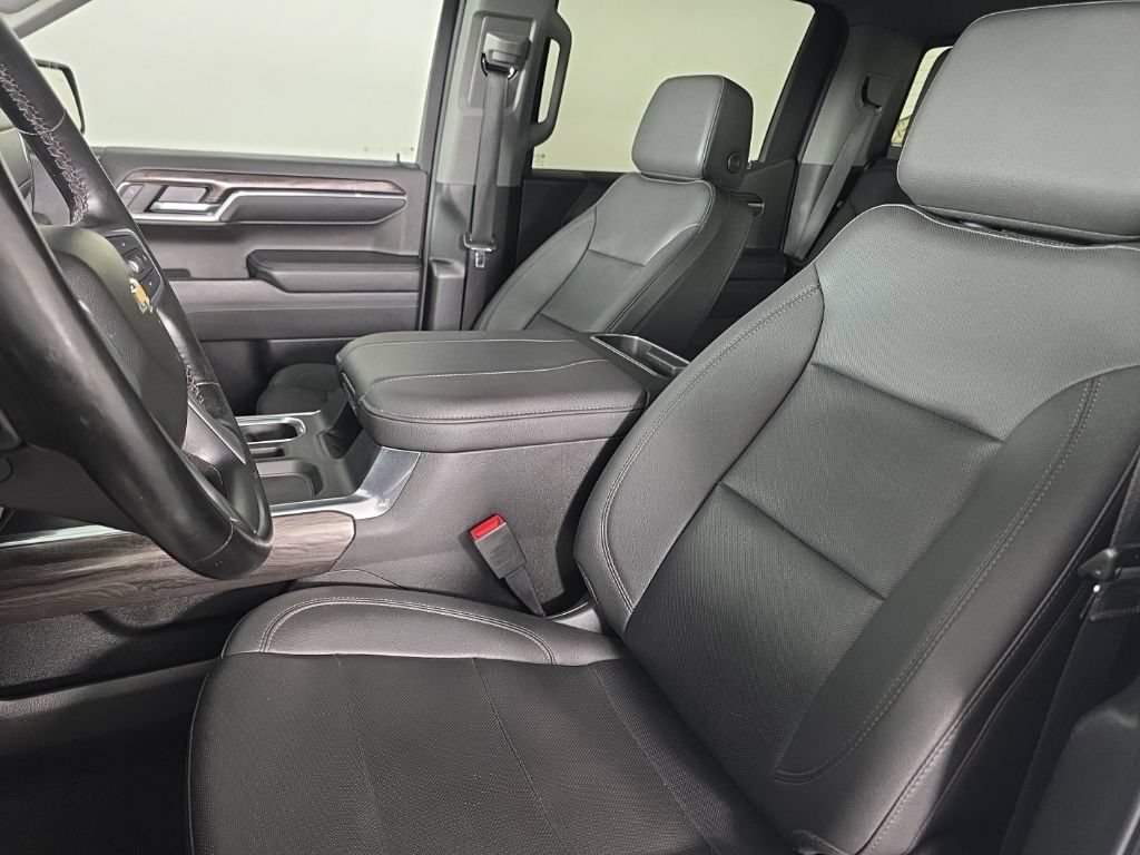 Used 2023 Chevrolet Silverado 1500 LTZ w/ LTZ Convenience Package II AWD/4WD image 15