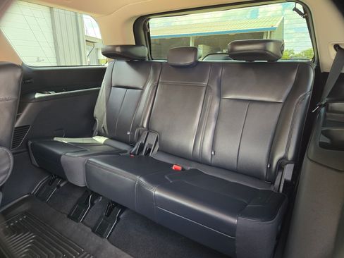 Used 2024 Ford Expedition XLT RWD image 16