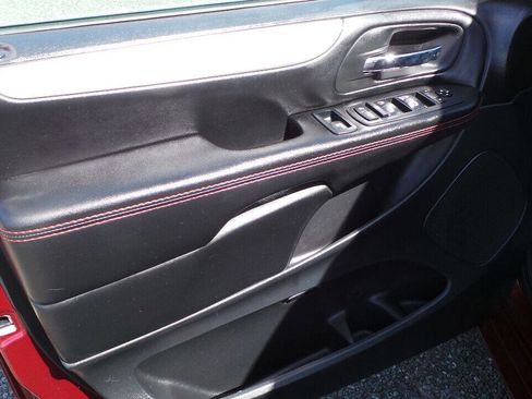 Used 2018 Dodge Grand Caravan GT image 7