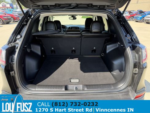 Used 2021 Jeep Cherokee Latitude Plus FWD image 9