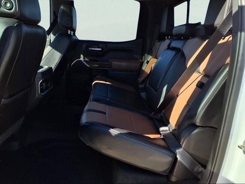 Used 2022 Chevrolet Silverado 1500 High Country w/ Technology Package image 14