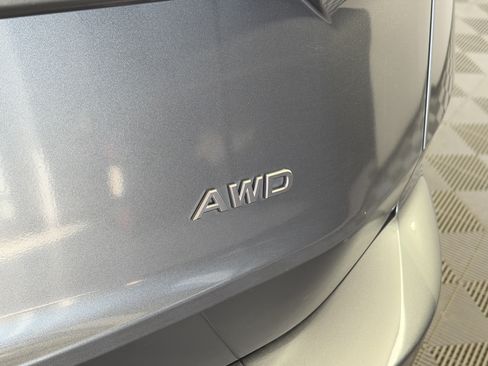 Used 2024 Nissan Rogue S AWD/4WD image 16