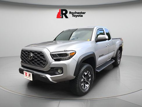 Certified 2020 Toyota Tacoma TRD Off-Road w/ TRD Premium Off Road Package AWD/4WD image 3