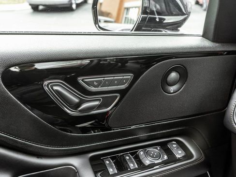 Used 2024 Lincoln Aviator Reserve image 18