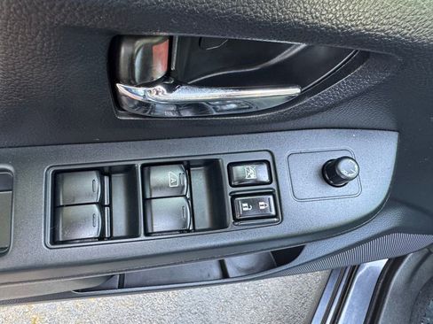 Used 2013 Subaru Impreza 2.0i Premium AWD/4WD image 11