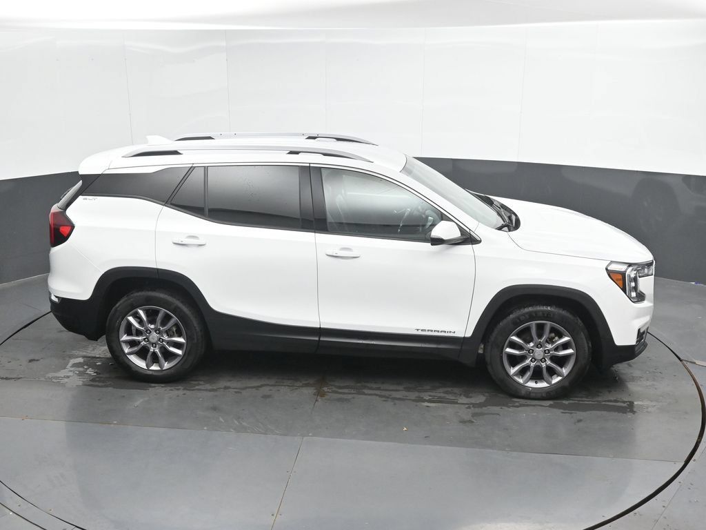 Used 2024 GMC Terrain SLT AWD/4WD image 31