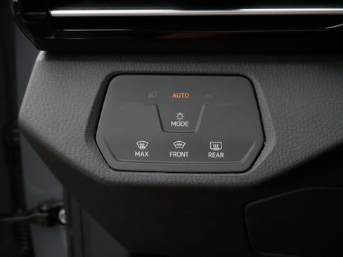 Used 2025 Volkswagen ID.4 Pro AWD/4WD image 26