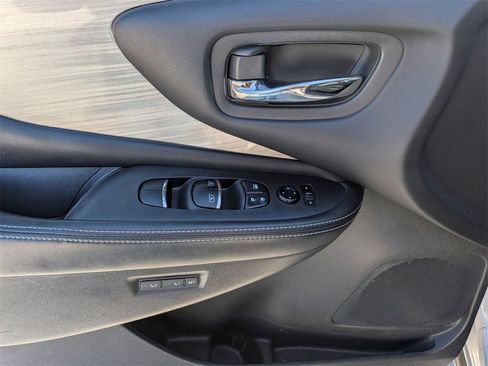Used 2015 Nissan Murano Platinum w/ Platinum Technology Package image 11