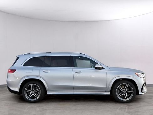 Used 2025 Mercedes-Benz GLS 450 4MATIC image 4