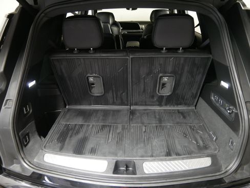 Used 2026 Cadillac Vistiq Sport w/ LPO, Floor Liner Package AWD/4WD image 18