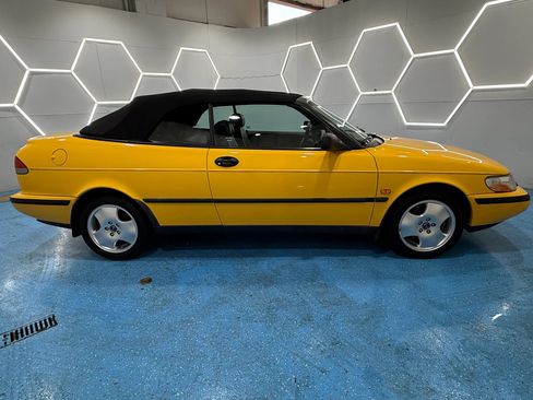 Used 1998 Saab 900 SE Turbo FWD image 3