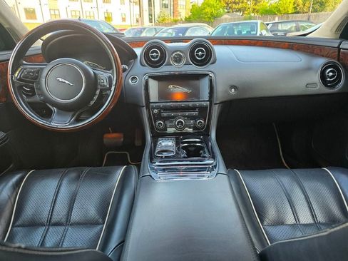 Used 2015 Jaguar XJ L Portfolio AWD/4WD image 17