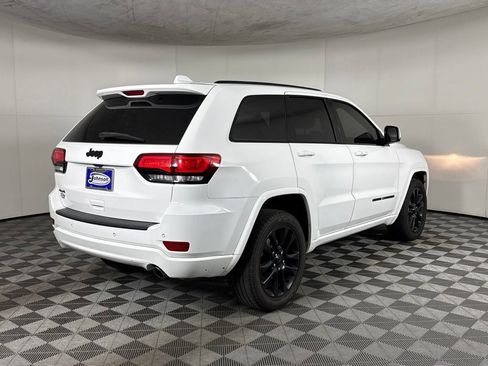 Used 2020 Jeep Grand Cherokee Altitude AWD/4WD image 5