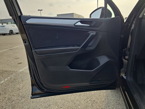 Used 2023 Volkswagen Tiguan S image 23