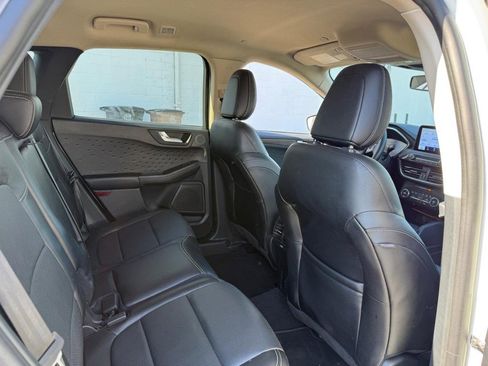 Used 2020 Ford Escape Titanium image 11