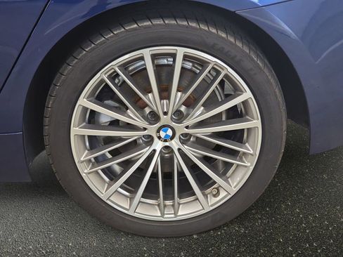 Used 2019 BMW 530i w/ Convenience Package image 32