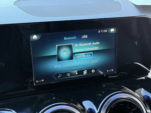 Used 2021 Mercedes-Benz GLB 250 GLB 250 image 6