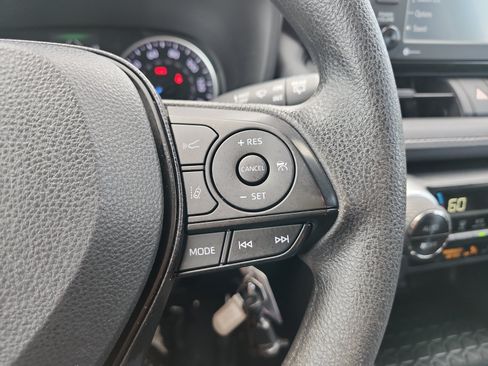 Used 2022 Toyota RAV4 LE AWD/4WD image 21