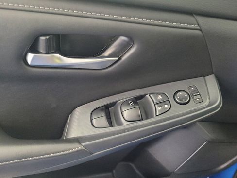 Used 2025 Nissan Sentra SV FWD image 27