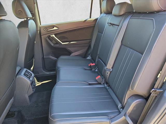 Used 2022 Volkswagen Tiguan SE R-Line FWD image 18