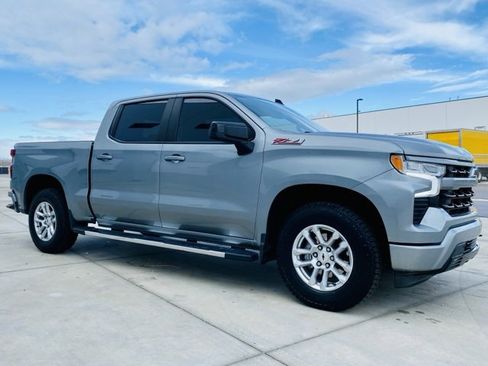 Used 2023 Chevrolet Silverado 1500 RST image 3
