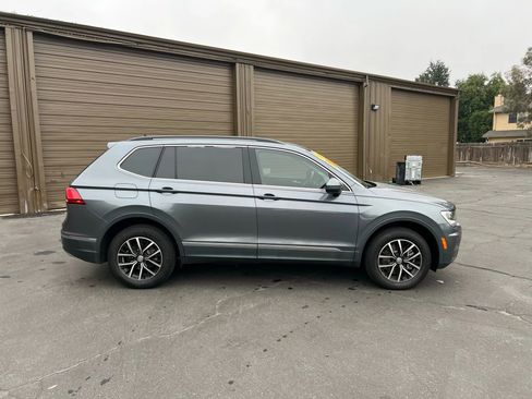 Used 2021 Volkswagen Tiguan SE image 9