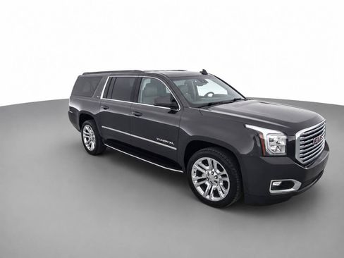 Used 2018 GMC Yukon XL SLT w/ Premium Edition AWD/4WD image 3