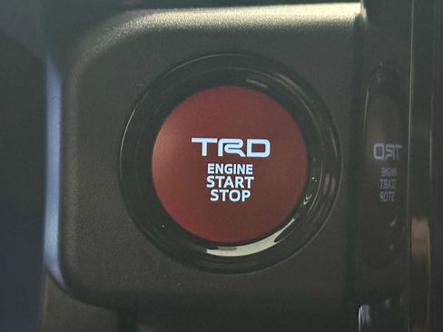 Certified 2025 Toyota 4Runner TRD Off-Road Premium AWD/4WD image 19