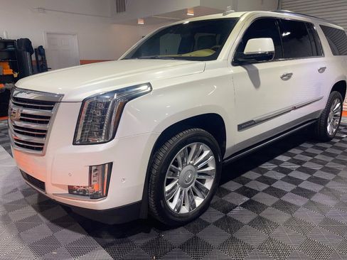 Used 2017 Cadillac Escalade ESV Platinum image 18