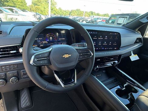 New 2026 Chevrolet Suburban Premier w/ Sun And Tow Package AWD/4WD image 23