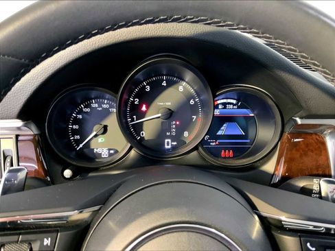 Certified 2023 Porsche Macan image 29