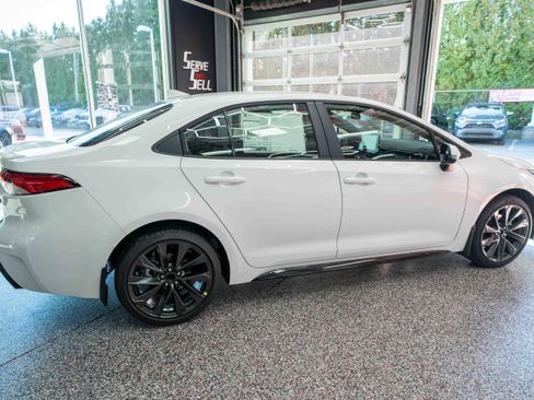 New 2026 Toyota Corolla SE w/ SE Package image 4