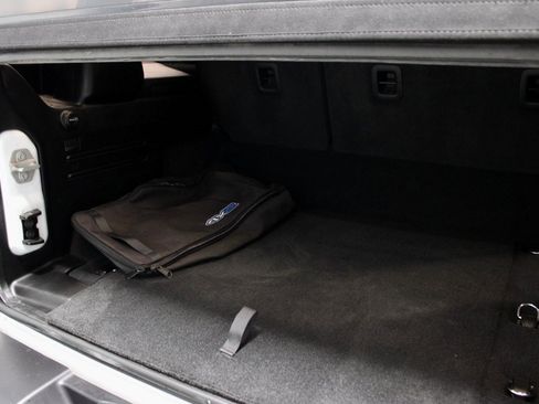 Used 2024 Jeep Wrangler Unlimited image 15