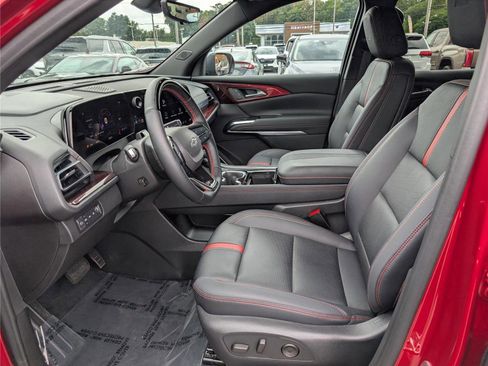 Used 2024 Chevrolet Traverse RS w/ LPO, Floor Liner Package image 20