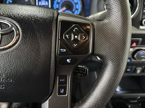 Used 2023 Toyota Tacoma TRD Off-Road w/ Technology Package image 15