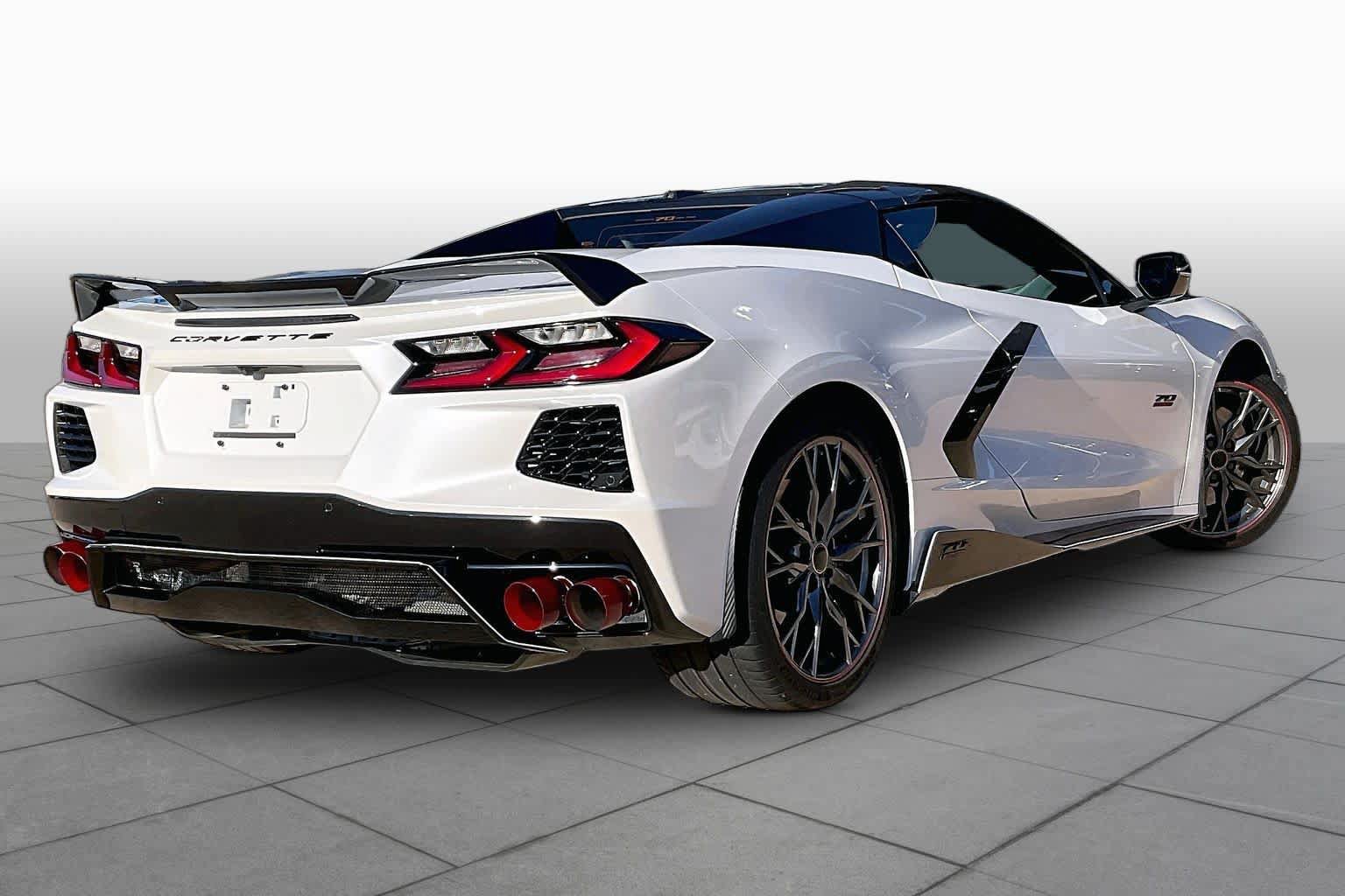 Used 2023 Chevrolet Corvette Stingray Premium Conv w/ Z51 Performance Package RWD image 14